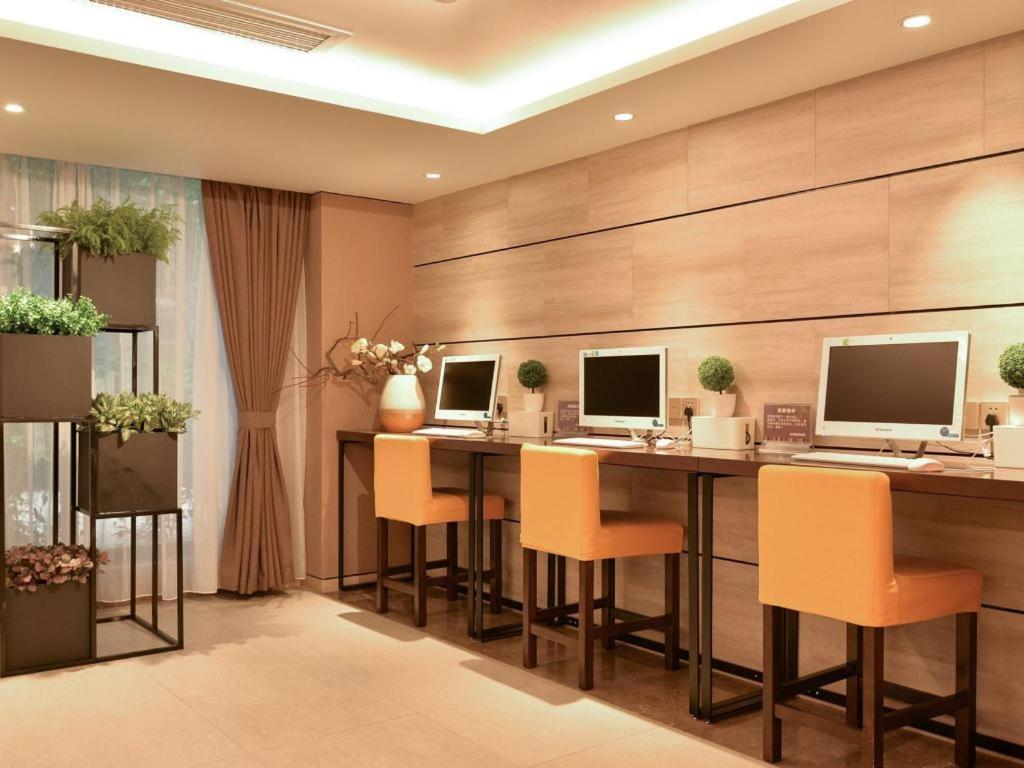 Home Inns Plus Shanghai Xujiahui Branch Экстерьер фото