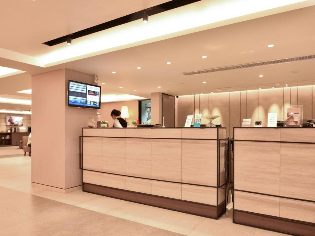 Home Inns Plus Shanghai Xujiahui Branch Экстерьер фото
