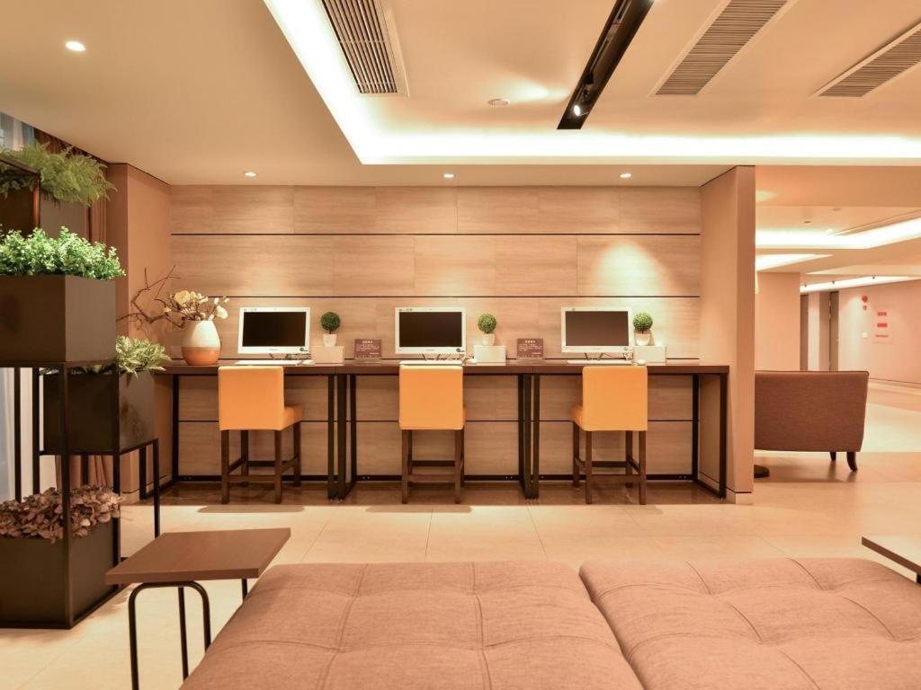 Home Inns Plus Shanghai Xujiahui Branch Экстерьер фото