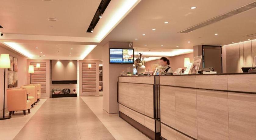 Home Inns Plus Shanghai Xujiahui Branch Экстерьер фото