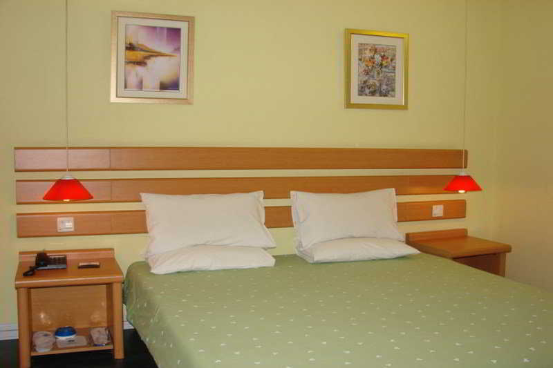 Home Inns Plus Shanghai Xujiahui Branch Экстерьер фото