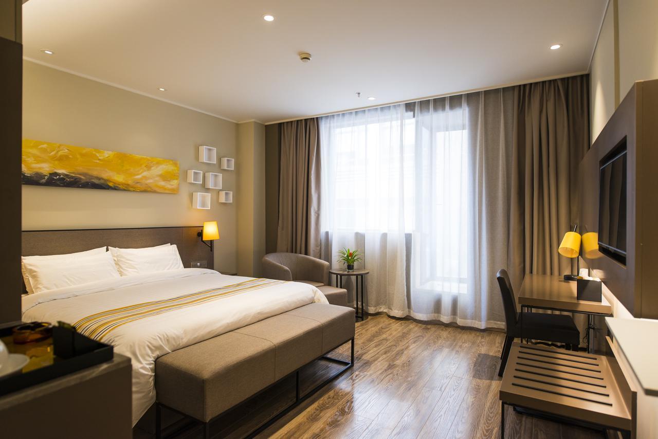 Home Inns Plus Shanghai Xujiahui Branch Экстерьер фото